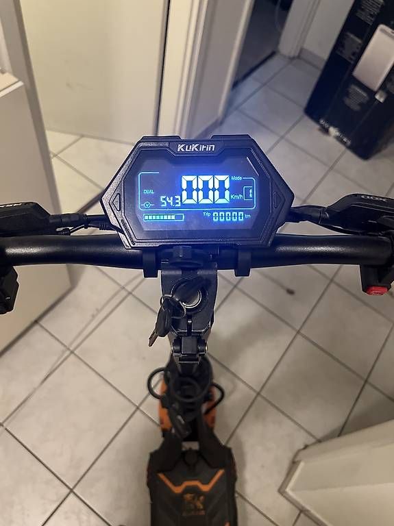 Kickboard: Monopattino KuKirin G3 Pro – Usato da Minusio venduto da pag_ykv5 4