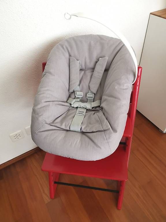 Stokke Seggioloni: Stokke Tripp Trapp mit Newbornschale – Usato da Luzern venduto da muelan01