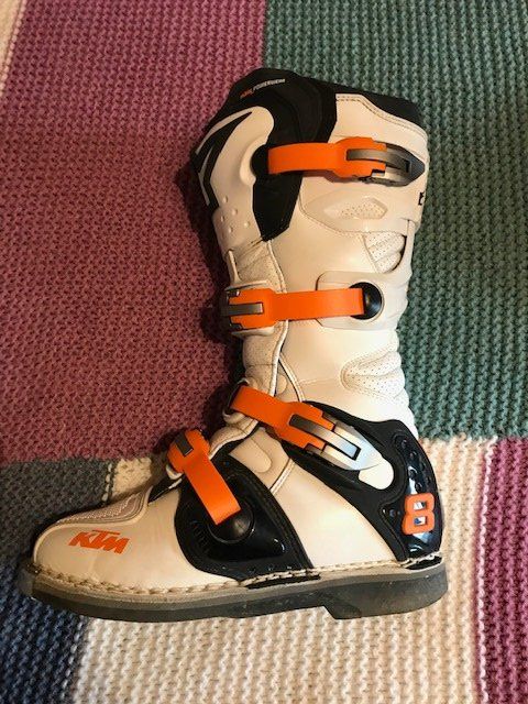 KTM Scarpe da uomo: Bottes de moto KTM Tech 8 Light – Usato da Val-d'Illiez venduto da del_6lmm 2