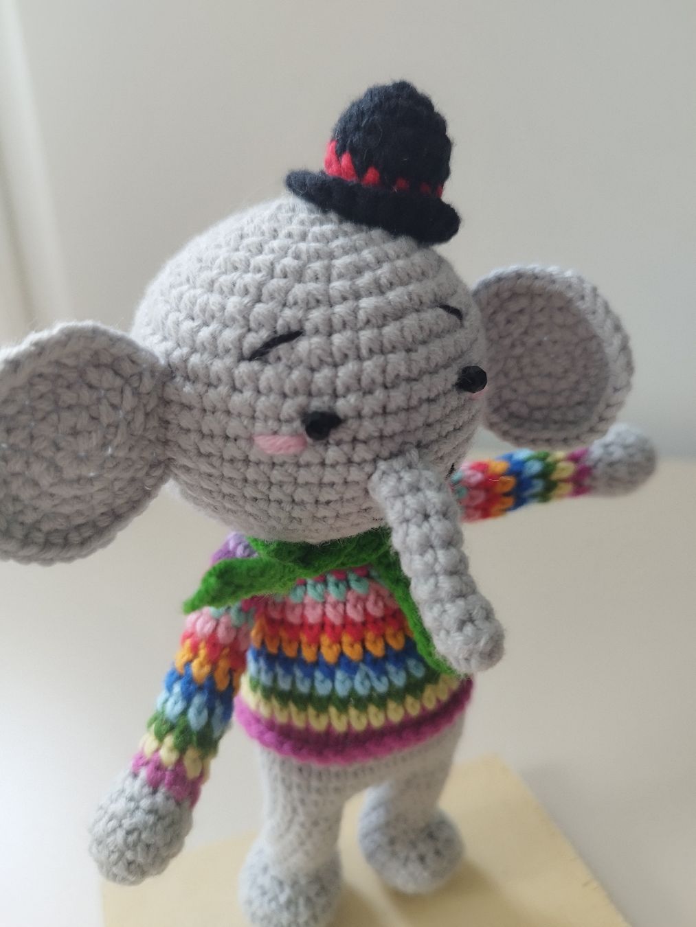 Giocattoli: Handmade Crochet Elephant with Hat, Adorable Present-17 cm – Nuovo e nell'imballaggio originale da Arnex-sur-Orbe venduto da can_97vn 6