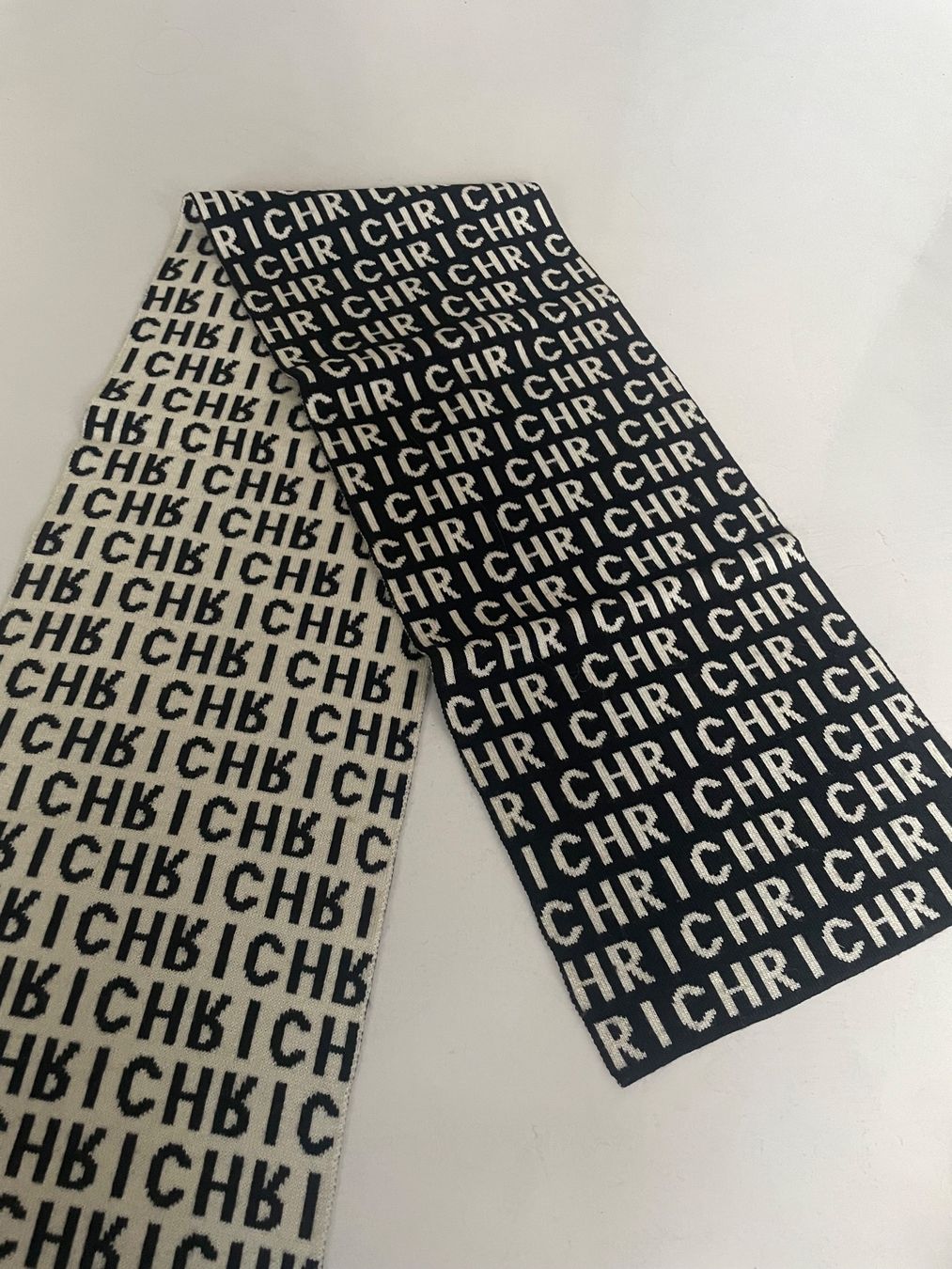 Foulard & Sciarpe: JOHN RICHMOND - 100% Wool Schal - Scarf – Usato da Minusio venduto da Pink222