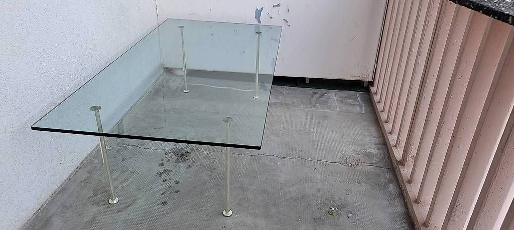 Tische: Table en verre Tonelli – Gebraucht aus Pully von Pebre 2
