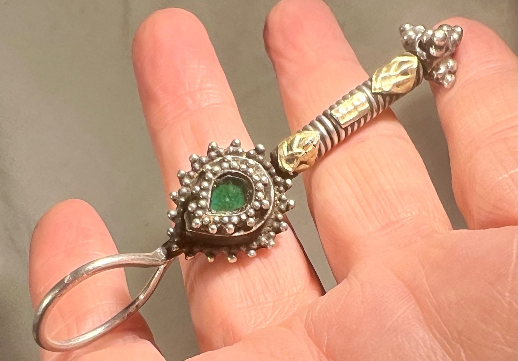 Ohrringe & -stecker: Ancienne boucle oreille argent, tribale, Inde – Gebraucht aus Genève von DELIRBEADS 4