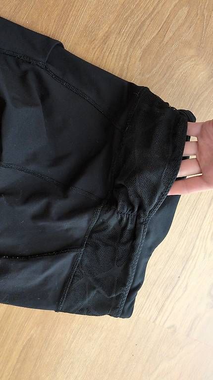 Leggings: Lululemon Leggings Mesh Schwarz Grösse 2 oder 4 – D'occasion à Winterthur par han_8ytn