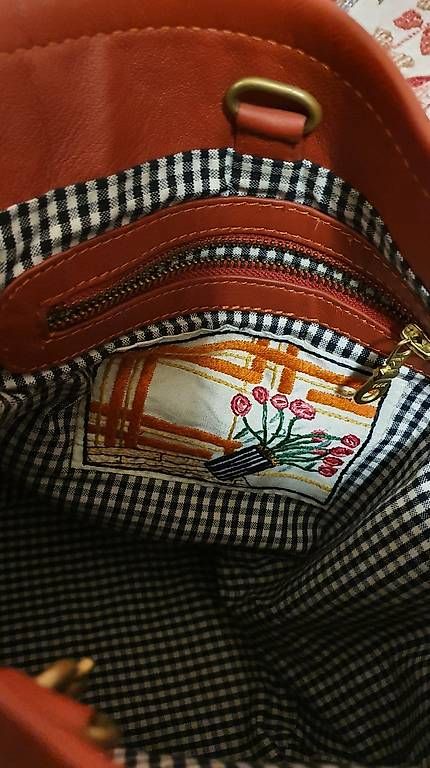 Taschen für Damen: En Soie – Gebraucht aus Oberrieden von Taramara