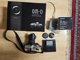 Olympus OM-D E-M10 IIIs silber SET - TOP