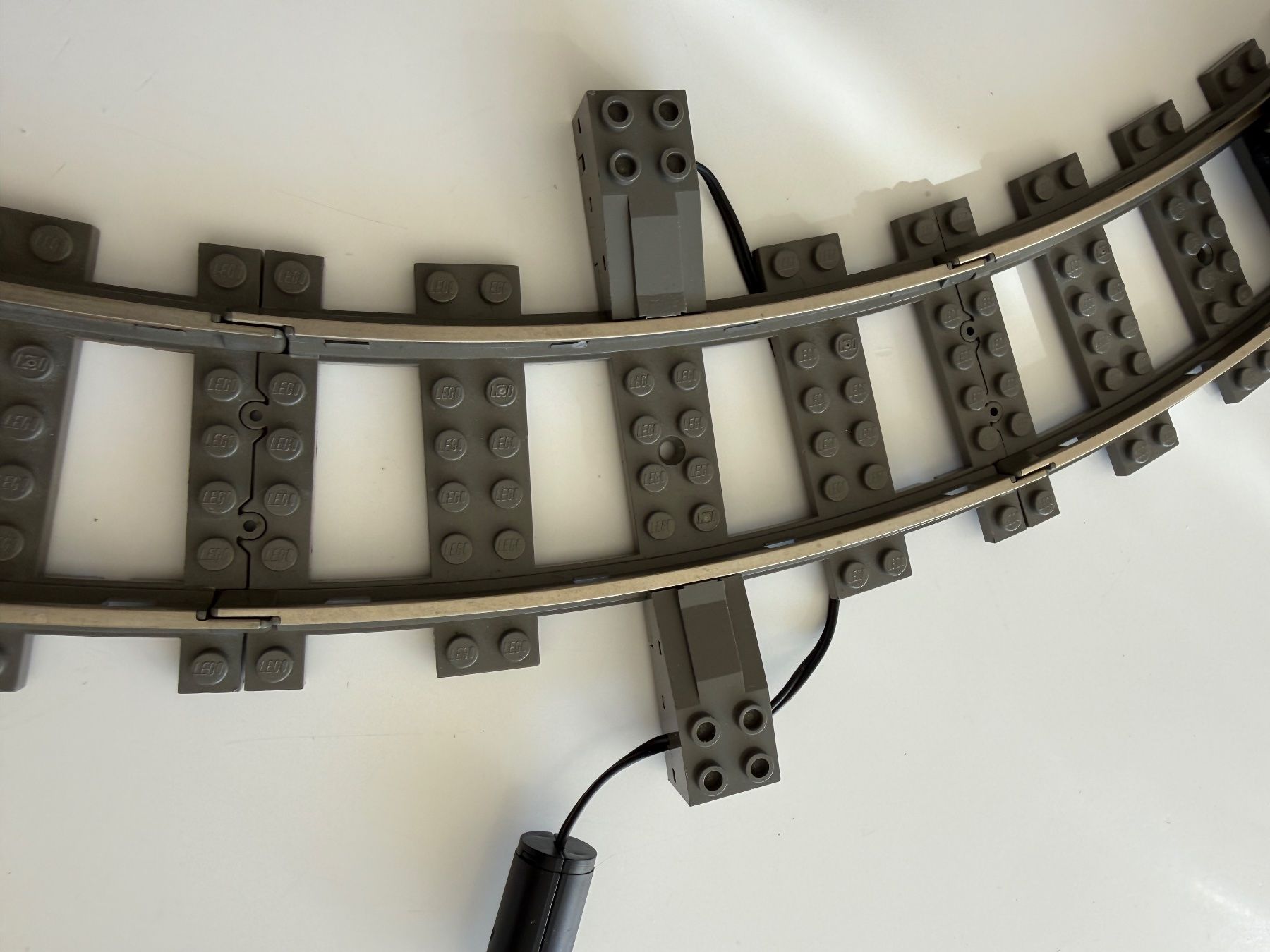 Lego Kit di costruzioni: LEGO 9V Train Eisenbahn - Testgleis Trafo Anschlusskabel – Usato da Burgdorf venduto da Pistar 2