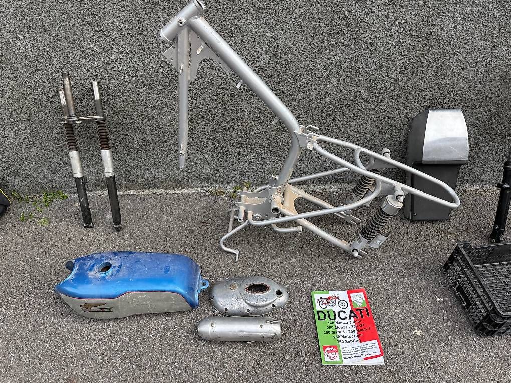 Alle Motorradersatzteile: Pieces de rechange Ducati  – Gebraucht aus Les Posses-sur-Bex von ali_5kpt 2
