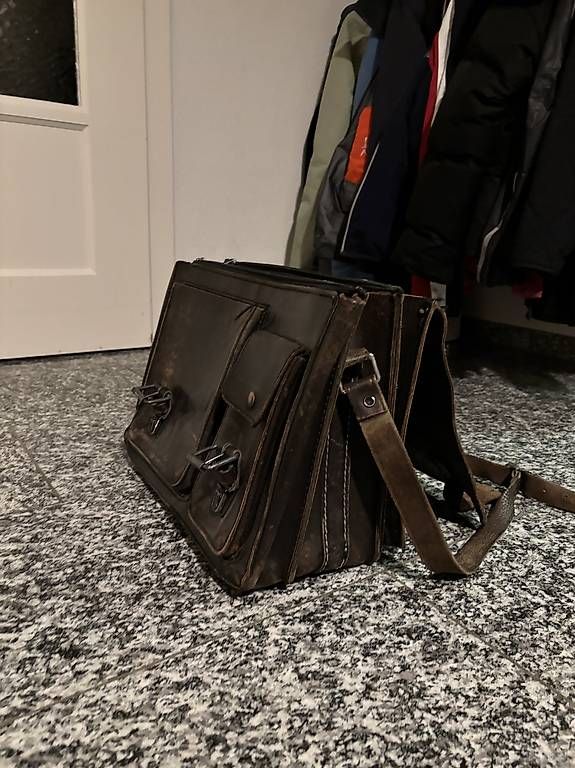Valigie & Borse: Ledertasche, Umhängetasche – Usato da Zürich venduto da Chnuebster 3