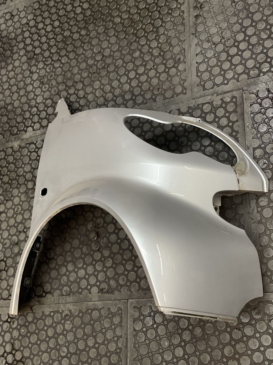 Tutti pezzi di ricambio auto: Kotflügel rechts – Usato da Wetzikon ZH venduto da hondapower89 2