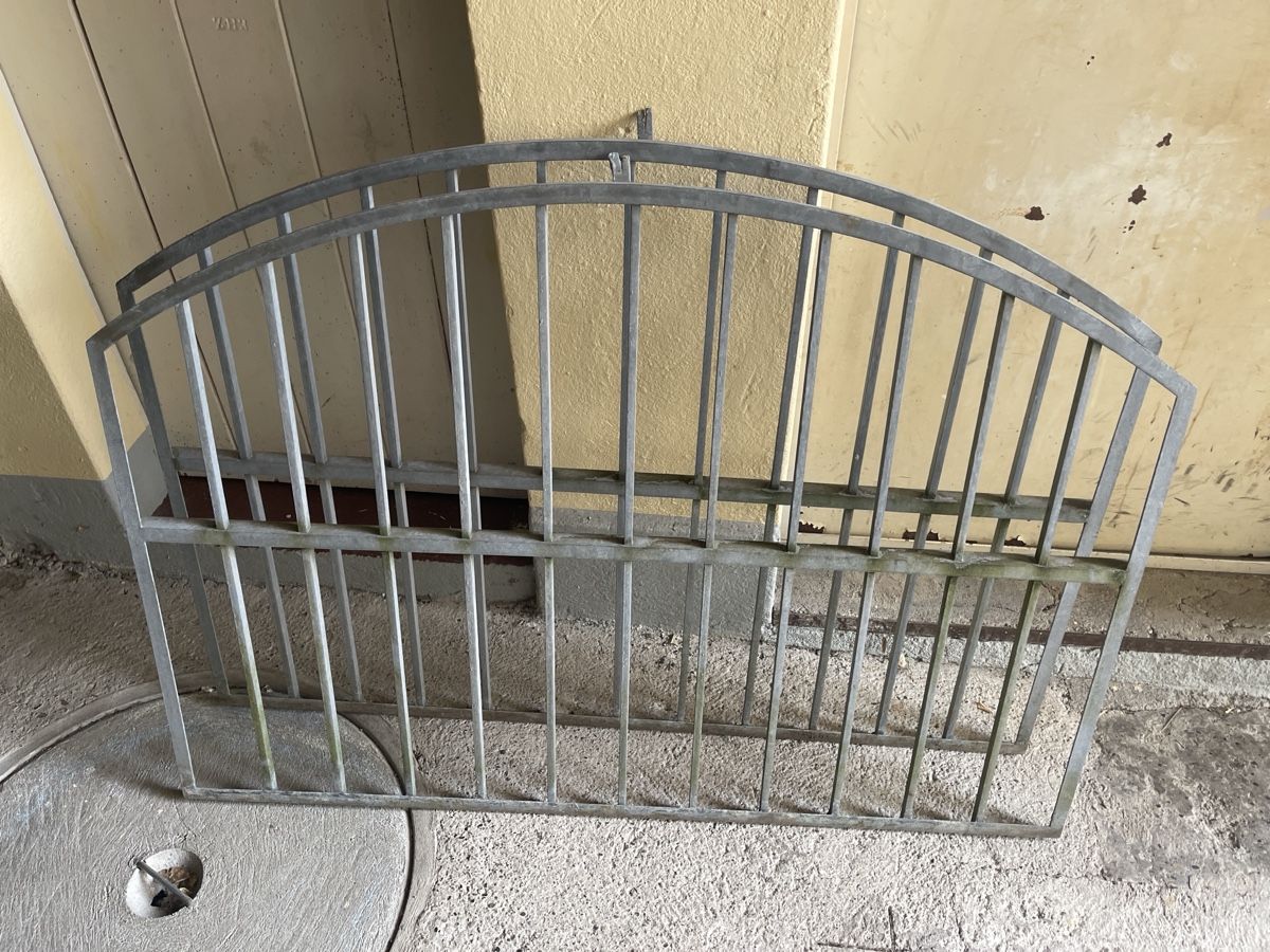 Griglie e Inferriate: 2 Gitter für Garten  – Usato da Villnachern venduto da socondlife