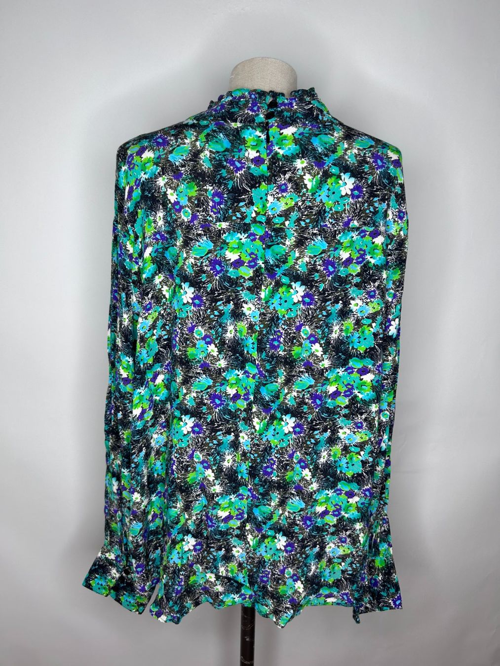Essentiel Antwerp Camicette: Essentiel Antwerp Bluse – Usato da St. Gallen venduto da look-twice 2