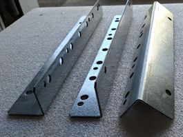 Restposten 3Stck, massivWandwinkel 38cm l,mit div.Lochungen.