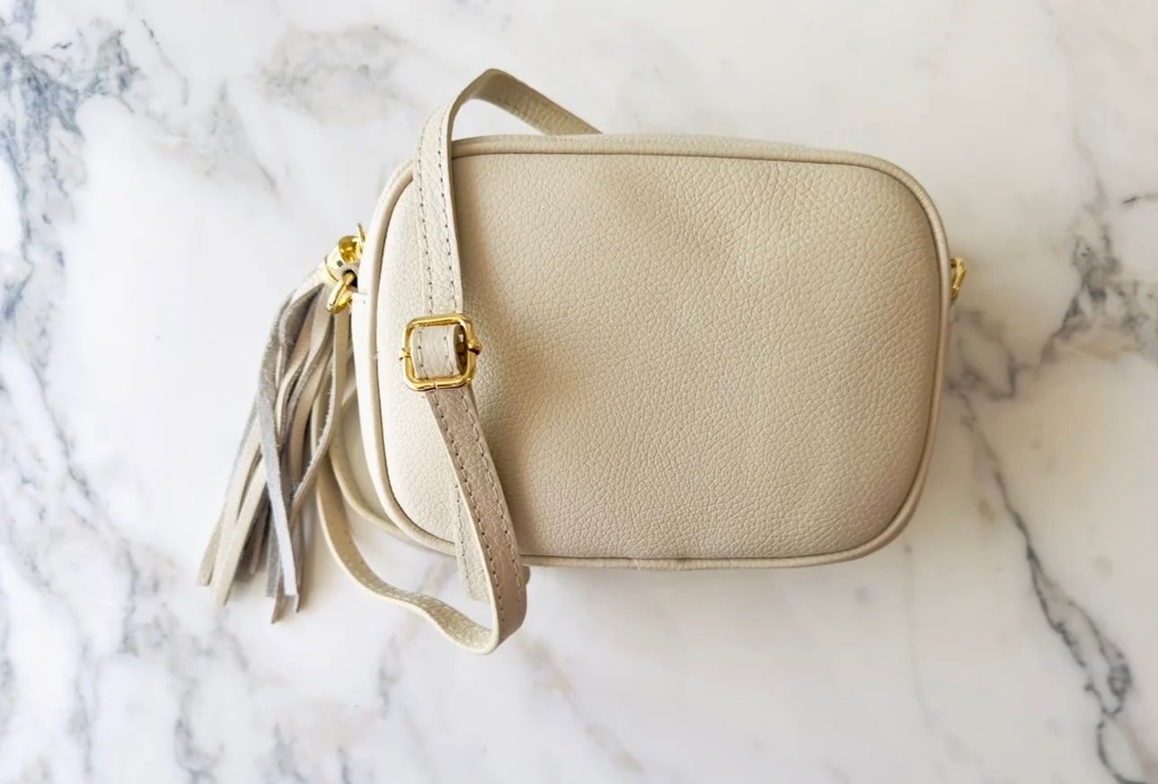 Taschen für Damen: Crossbody Tasche „Cream – Neu und originalverpackt aus Bülach von DuffyFashionAvenue
