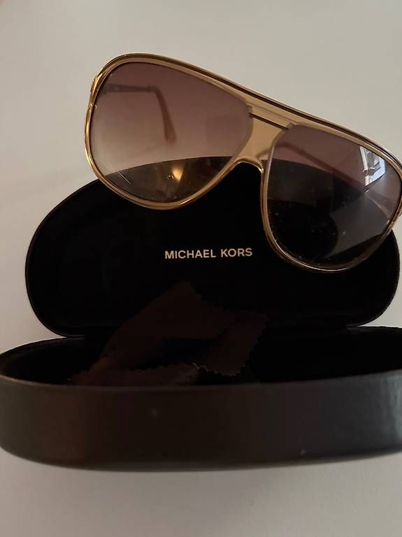 Michael Kors Occhiali & Lenti: Original Michael Kors Piloten Sonnenbrille, Gold – Nuovo e nell'imballaggio originale da Rorbas venduto da sei_9qyv