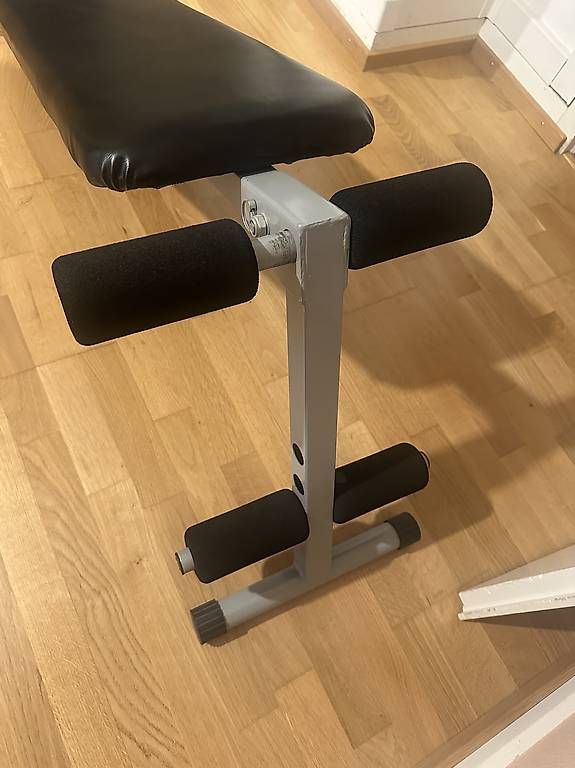 Hometrainer: Trainingsbank / Bauchtrainer  gut erhalten – Usato da Zürich venduto da Dinooo04 2