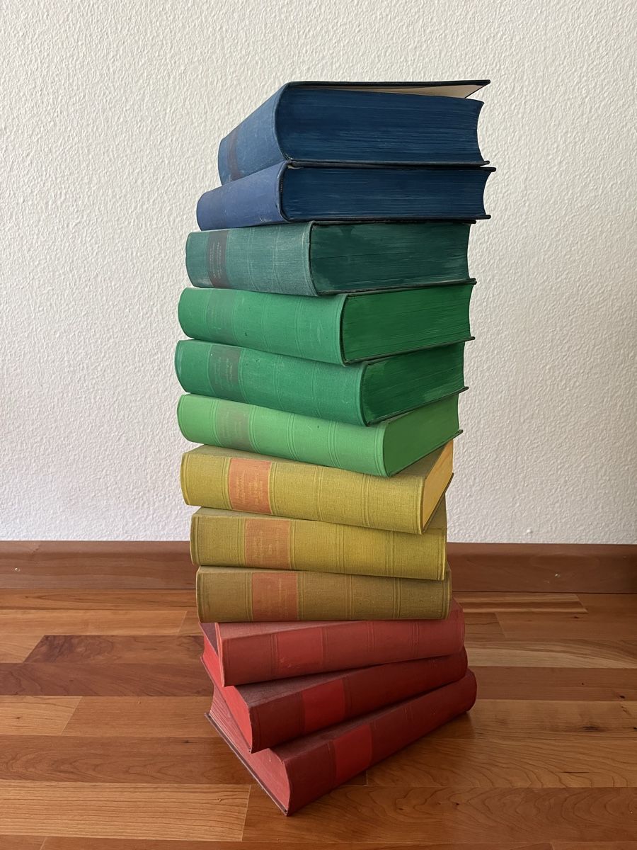 Tutte le decorazioni: Bücherstapel bemalt – Usato da Allschwil venduto da sar_9sy9