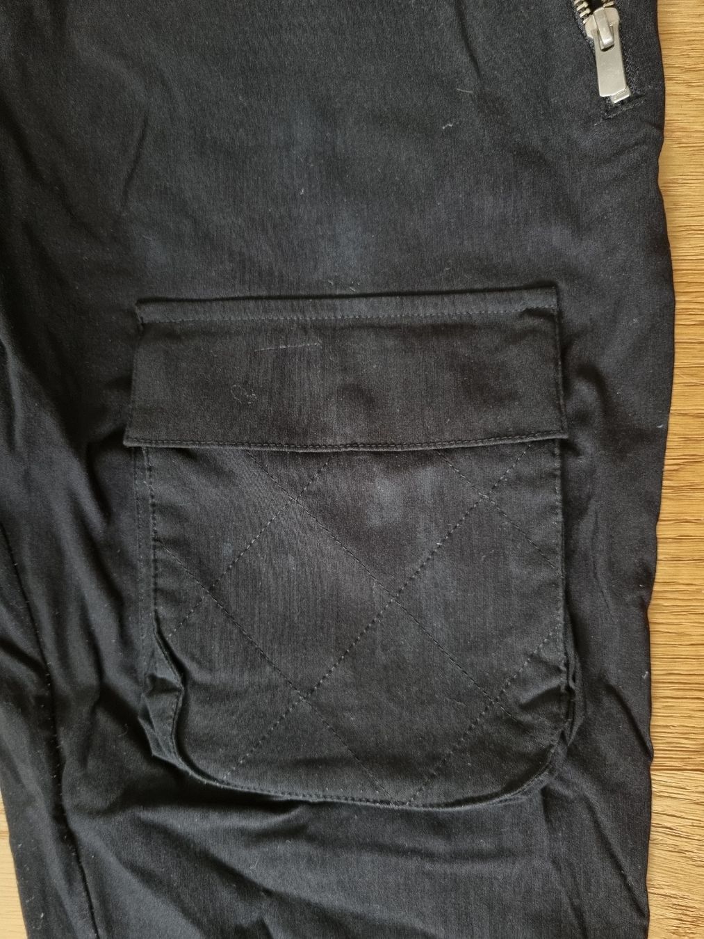 Pesoclo Pantaloni: Peso Cargo Jogger Gr. M – Usato da Turbenthal venduto da Julicardo 4