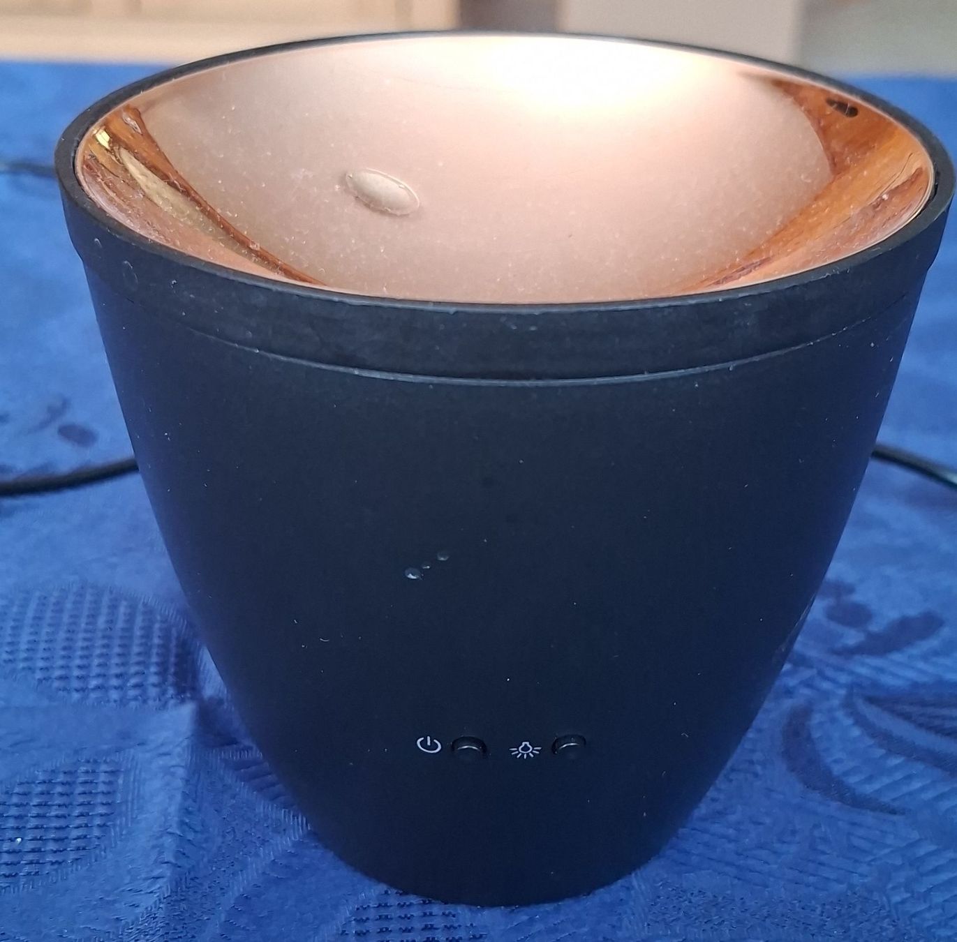Diffusori di oli essenziali: Aromadiffuser schwarz, guter Zustand – Usato da Marbach LU venduto da antanarivo