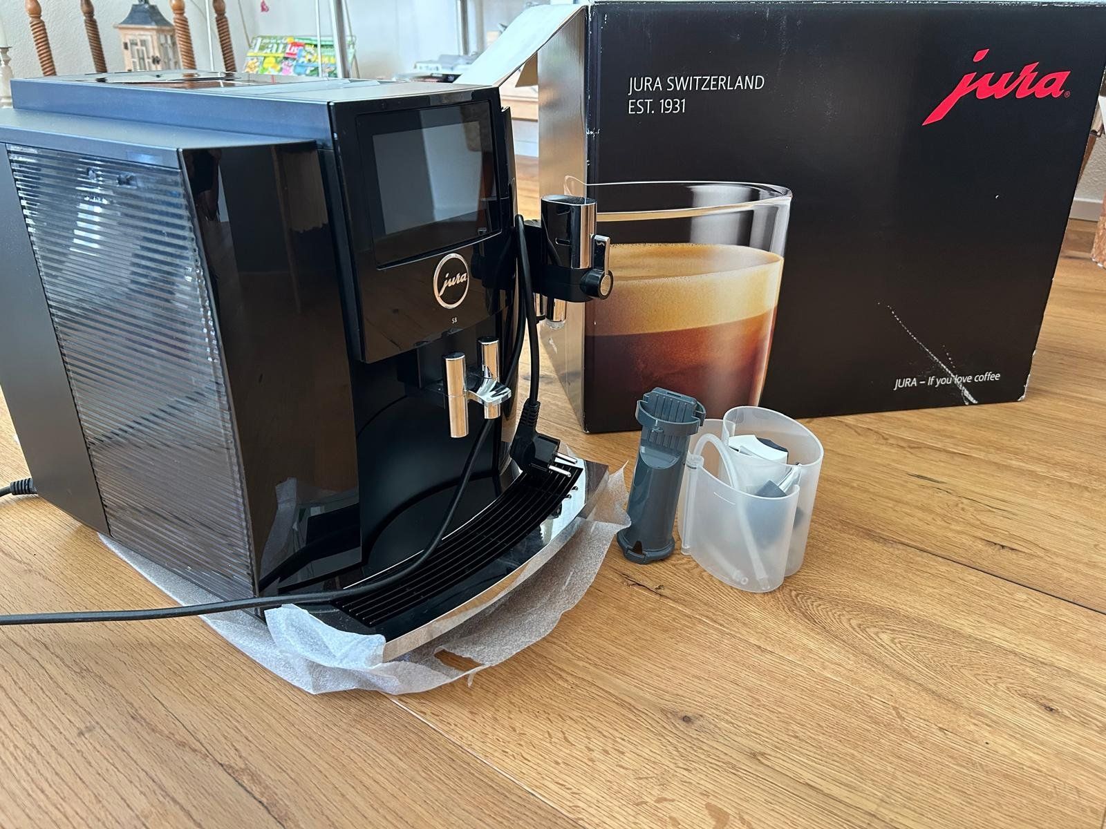 Jura Kaffeemaschinen & Espressomaschinen: Jura S8 Kaffeemaschine – Gebraucht aus Ennetbaden von phi_h8kp