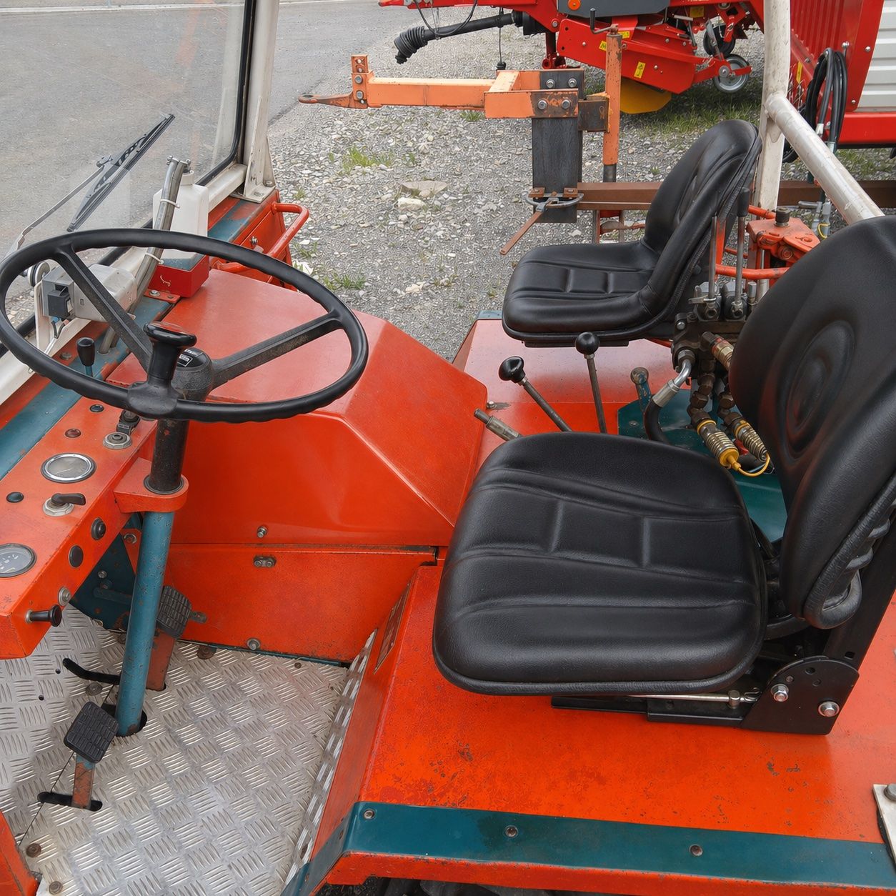 Bucher Traktoren: Bucher TR2500 / Schilter/ Cargotrac – Gebraucht aus Kaltbrunn von MA5555 3