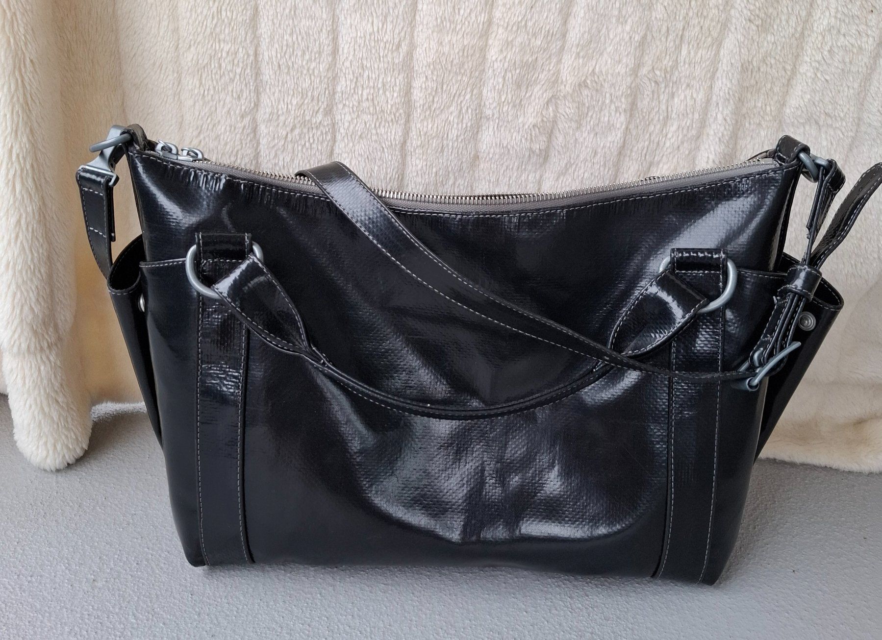 Freitag Taschen: Freitag Tasche Austen  / schwarz  / neuwertig – Gebraucht aus Richterswil von Nayli96