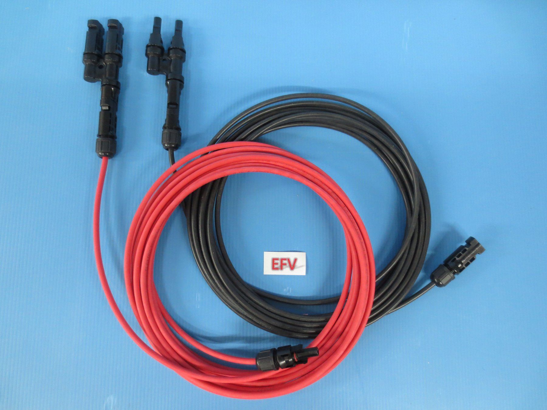 Dispositivi a energia solare: 2x 2m Solarkabel SET  4mm2 rot + schwarz MC4 1 x Y-Verteiler – Nuovo e nell'imballaggio originale da Sulz LU venduto da Elektrofachverkauf 1