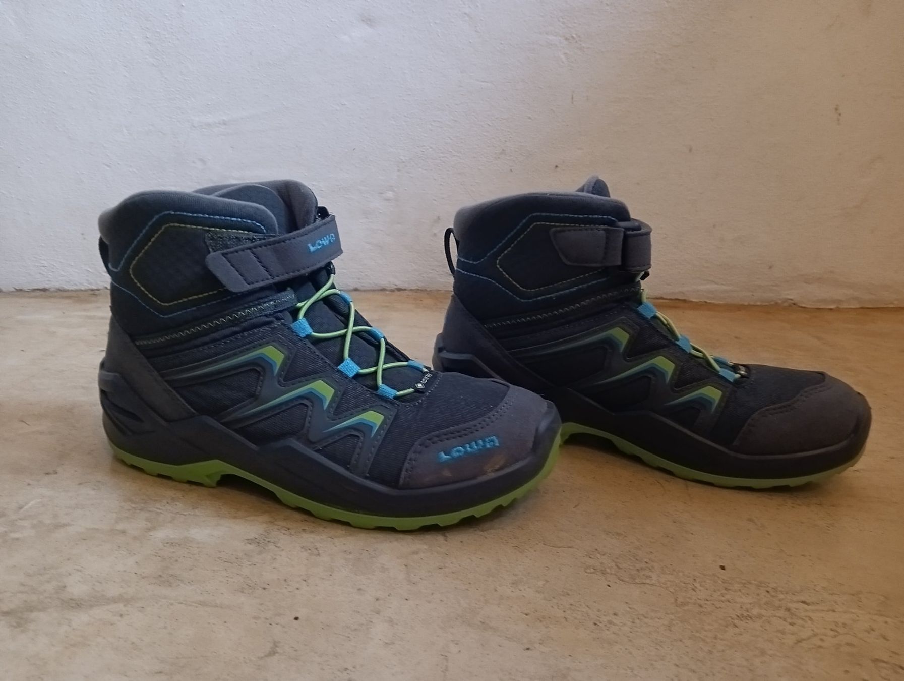 Lowa Scarpe per ragazzi: Wanderschuhe 35 gefüttert – Usato da Nänikon venduto da aweiss01 2
