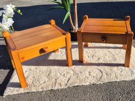 2 tables de nuit en pin des années 1970 style scandinave