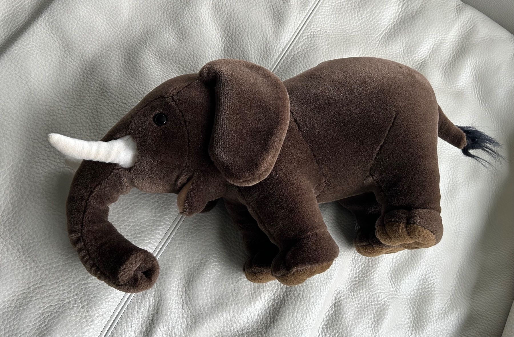 Spielzeuge: Plüschtier Elefant Grösse 45 x 25 cm – Gebraucht aus Ittigen von labrador35 5