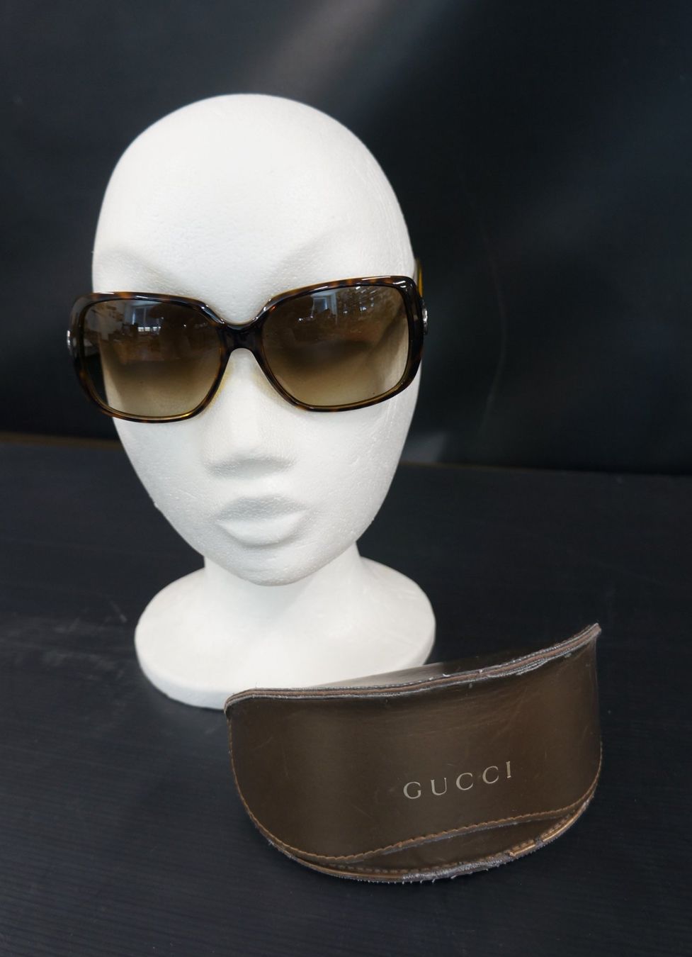 Gucci Lunettes & Verres: Oversized-Gucci Damen Sonnenbrille – D'occasion à Basel par bk_brockibasel