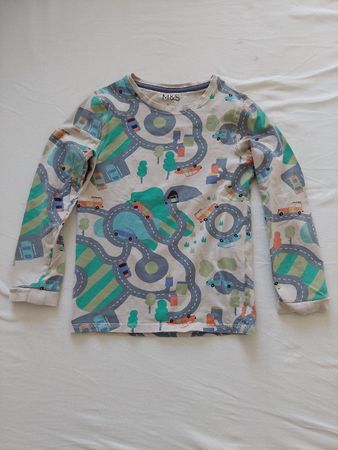 Pyjama Set M&S Motiv Strasse Grösse 6-7 Jahre guter Zustand
