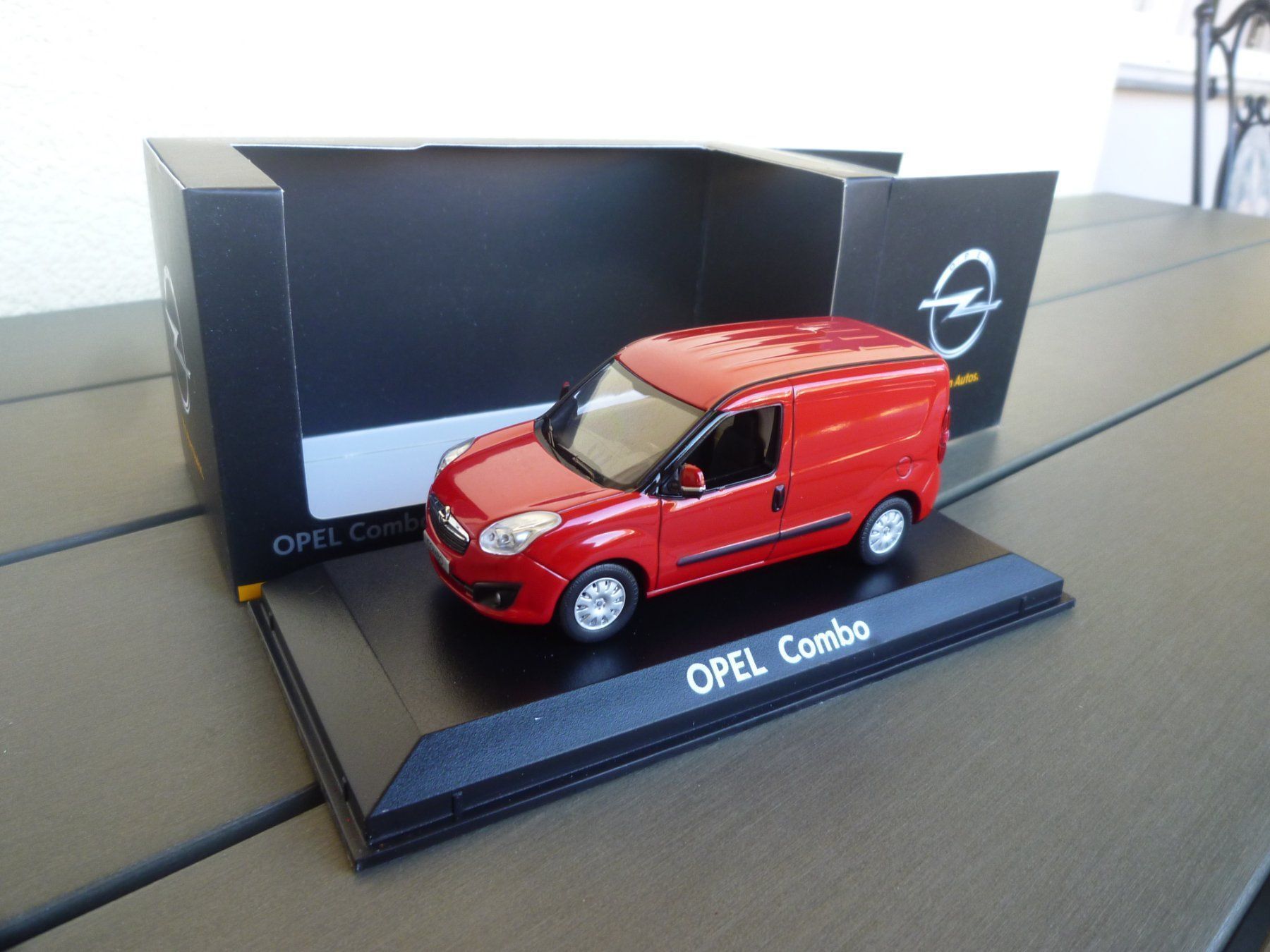 Norev Modellini d'auto: Opel Combo – Nuovo e nell'imballaggio originale da Flawil venduto da Imperiosud 5