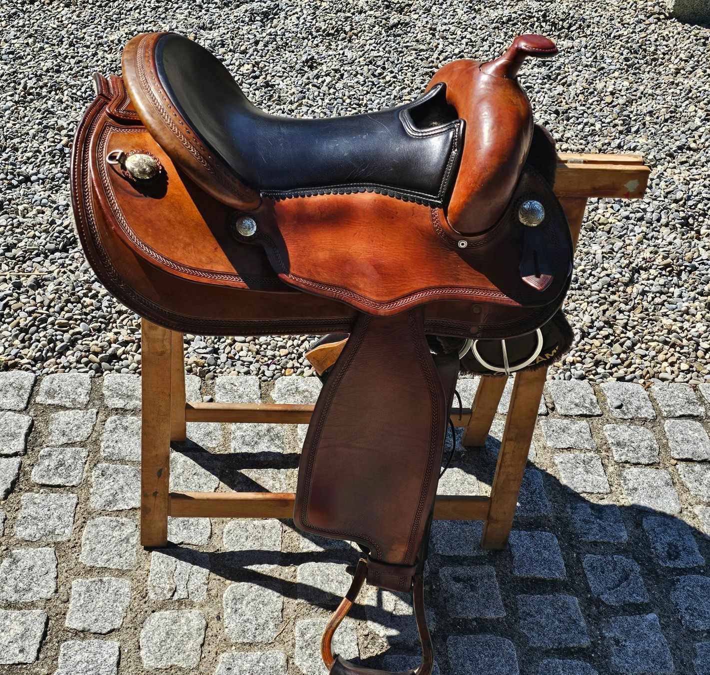 Selle & Accessori: Westernsattel mit schwarzer Sitzfläche 16" – Usato da Enggistein venduto da markaris 2