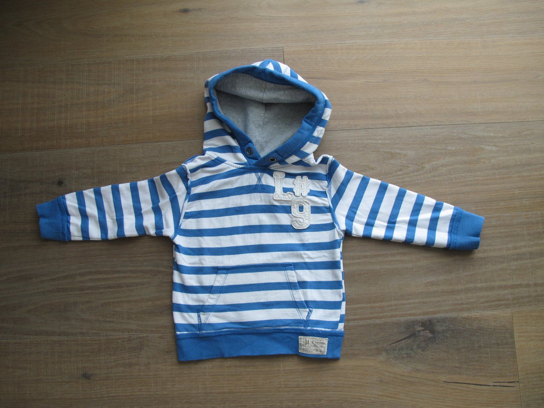 Pullover & Sweatshirts: Pullover Kapuzenpullover Gr. 86/92 – Gebraucht aus Rheinfelden von zwitschi_09