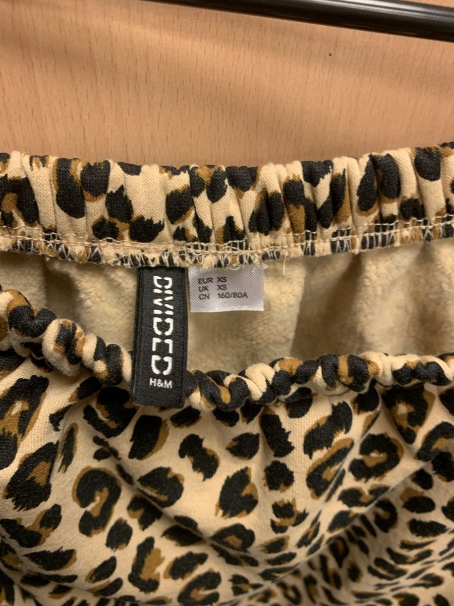 H&M Tops: Pull épaules dénudées léopard – Neuf (Voir description) à Montreux par Iza_81199 1