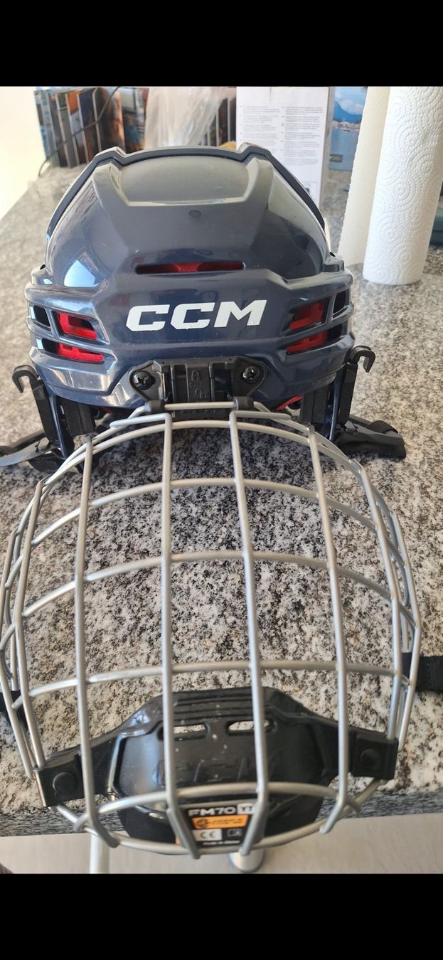 Ccm Helme: Kinder Eishockey Helm CCM YT – Gebraucht aus Brunnenthal von yan_jx8l