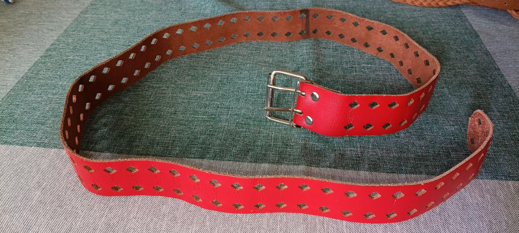 Ceintures: Red Leather Belt With Diamond Cutouts  – D'occasion à Zürich par cat_9cvz