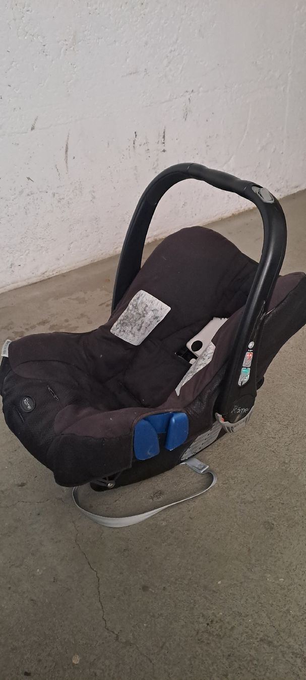 Britax Römer Seggiolini per auto: Römer Babyschale Autositz – Usato da St. Margrethen SG venduto da ibra_ch 5