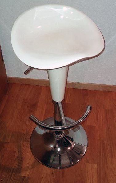 Seggioloni: Barhocker weiss oldschool – Nuovo (secondo la descrizione) da Villmergen venduto da Rehe1989 1