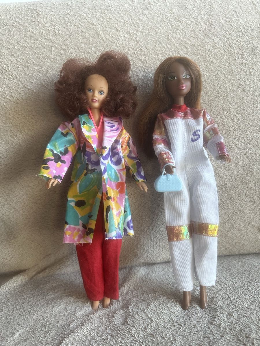 Poupées: 2 Clone Barbies – D'occasion à Herbriggen par Sehrazade