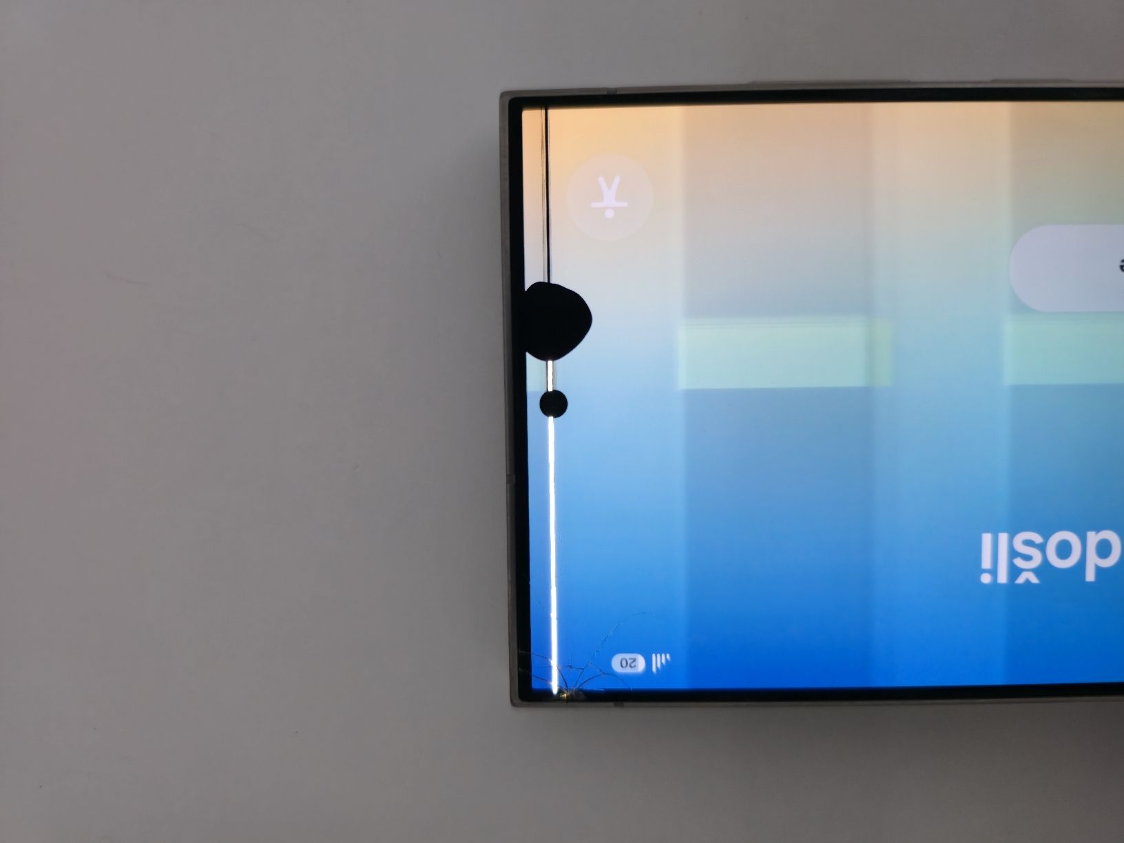 Samsung Portables: Samsung Galaxy S24 Ultra Broken Display – D'occasion à Fully par MrGabriel 4