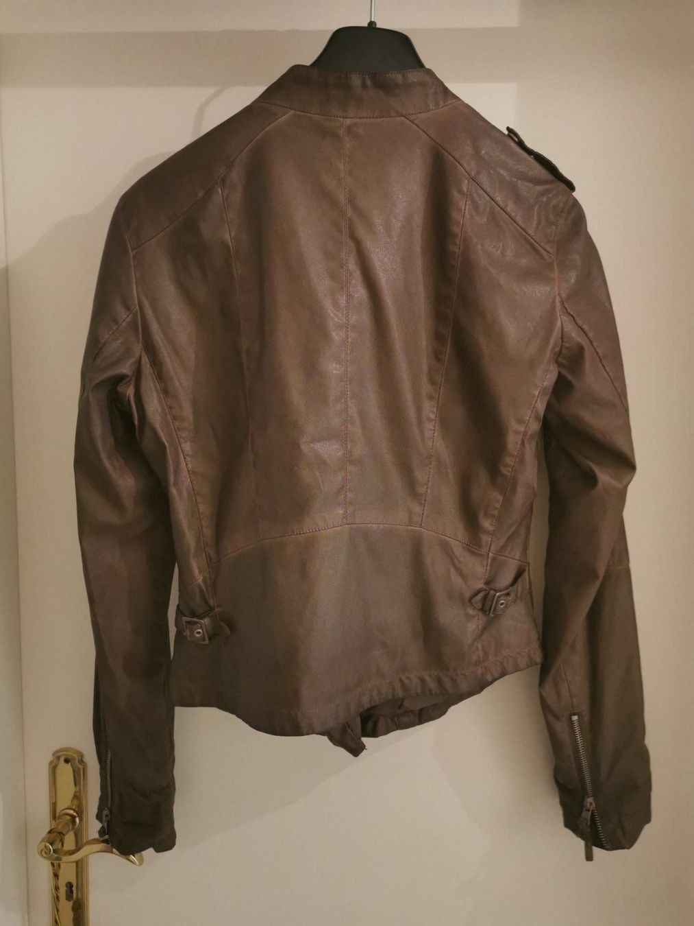 Jacken: Braune Kunstleder Jacke in M – Gebraucht aus Stäfa von basidis 3