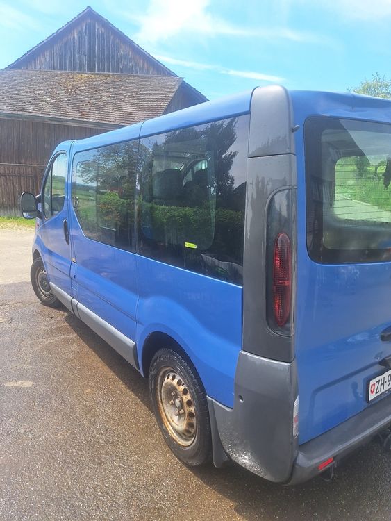 Opel Vivaro 25TD J27/30 9 Plätzer mit Anhängerkupplung