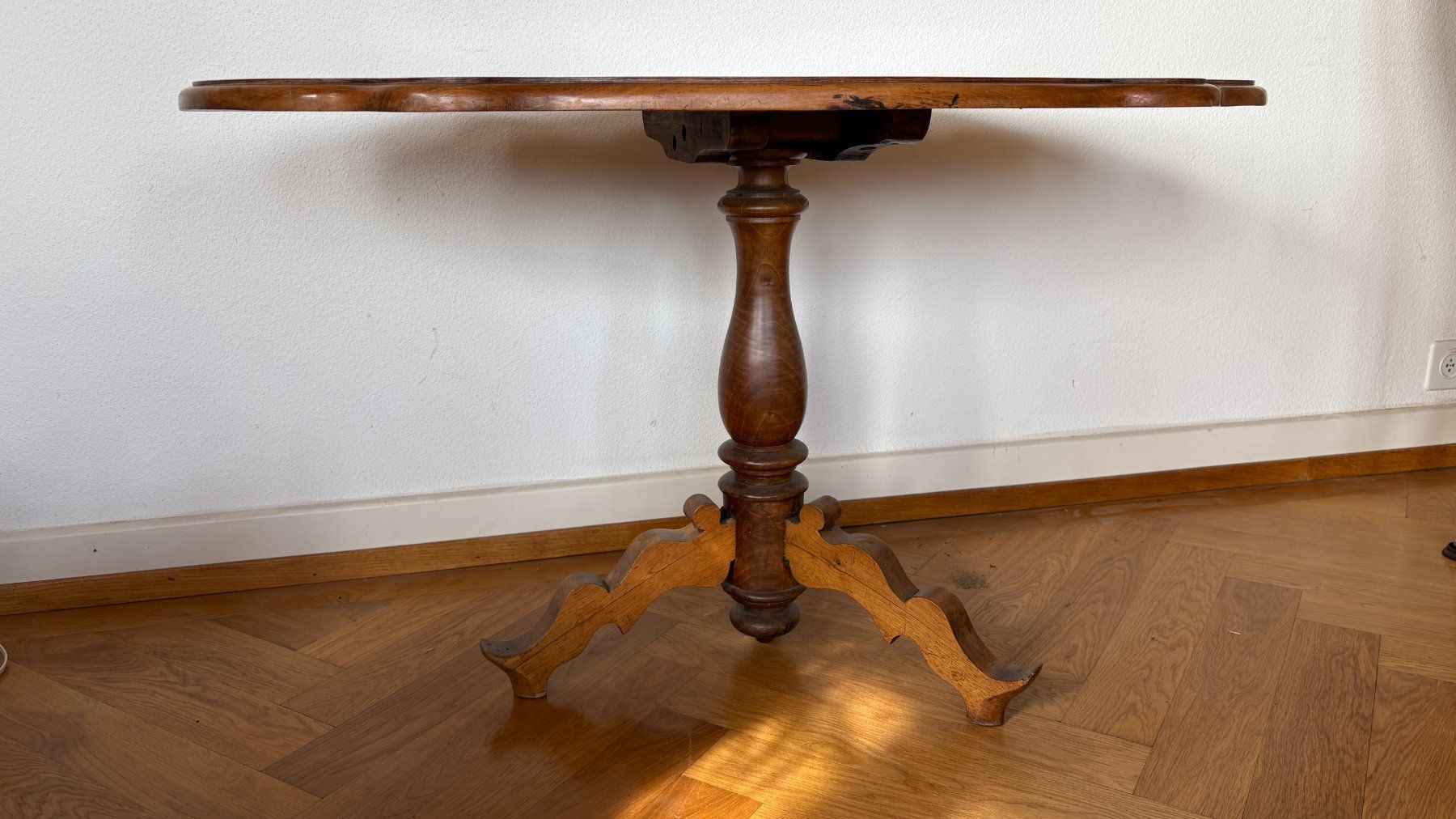 Tavoli: Table de salon ancienne – Usato da Vevey venduto da dtr_q78n 2
