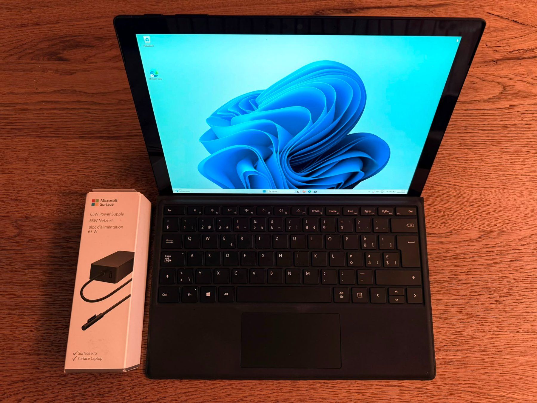 Microsoft Tablet PC: Surface Pro 7 - i7/ 16GB/ 256GB - inkl. Type Cover – Usato da Domat Ems venduto da Ems_Spectacular 2