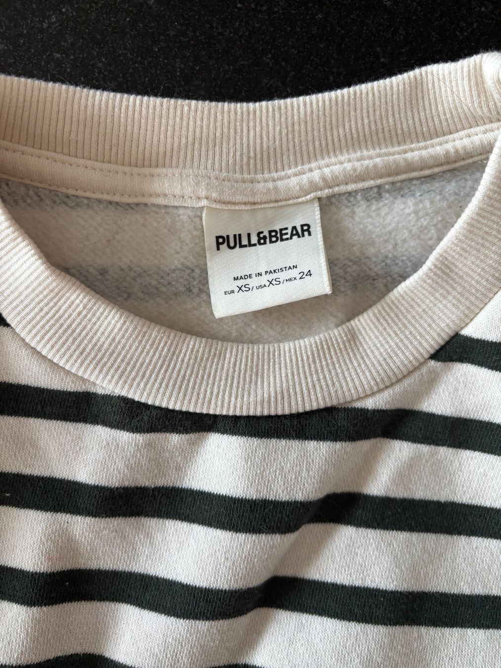 Pulls & Sweat-shirts: Makelloser Pull&Bear Pullover – D'occasion à Ueberstorf par ori_98gq 2