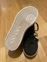 Adidas Sportschuhe Gr. 33