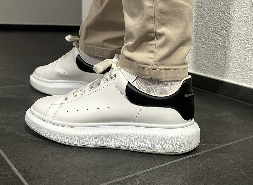Alexander Mcqueen Herrenschuhe: Alexander McQueen Sneaker  Grösse 43  Top Zustand – Gebraucht aus  von