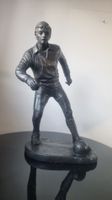Fussballer Statue